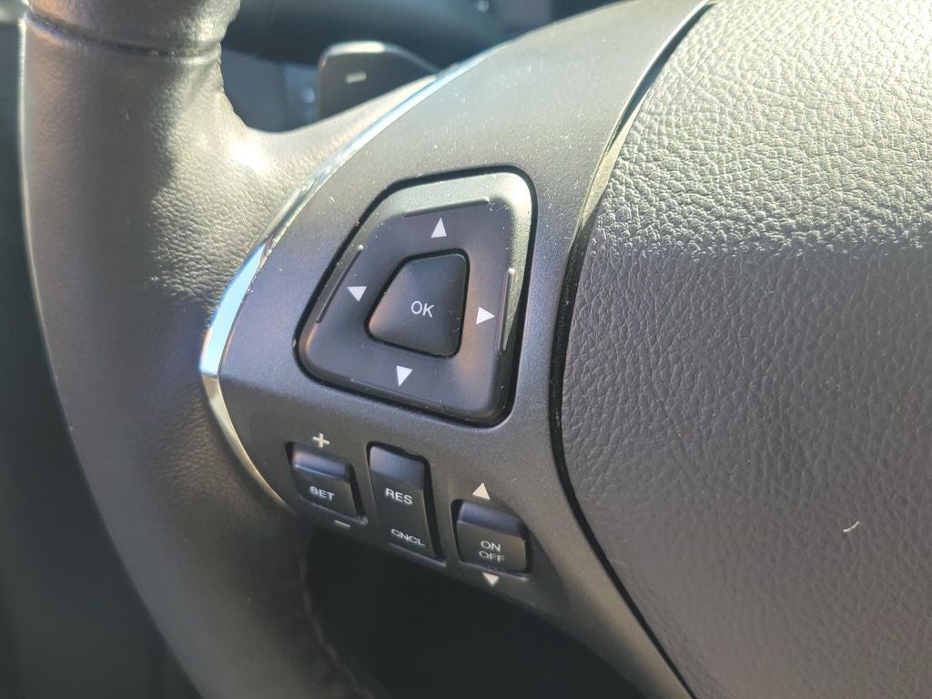 2016 Lincoln MKS Base