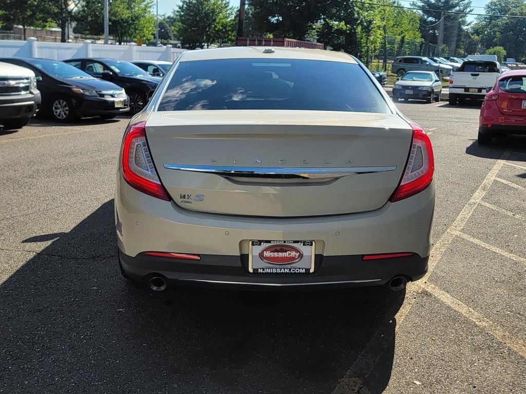 2016 Lincoln MKS Base