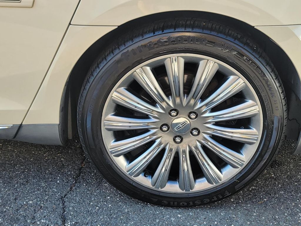 2016 Lincoln MKS Base