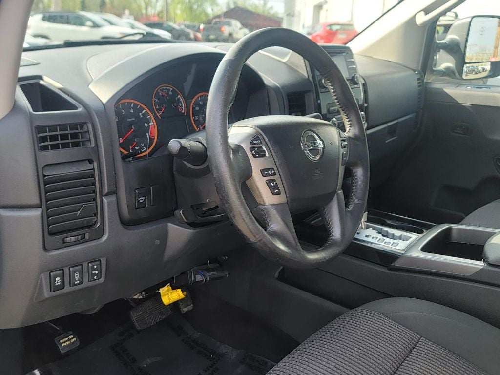 2014 Nissan Titan SV