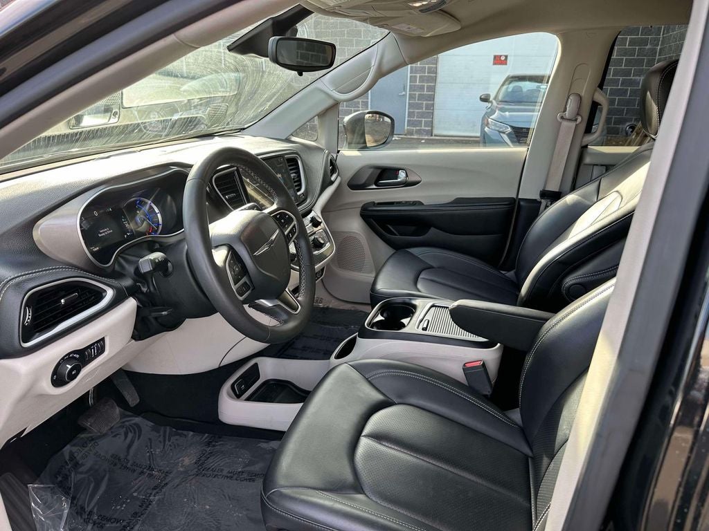 2023 Chrysler Pacifica Hybrid Touring L