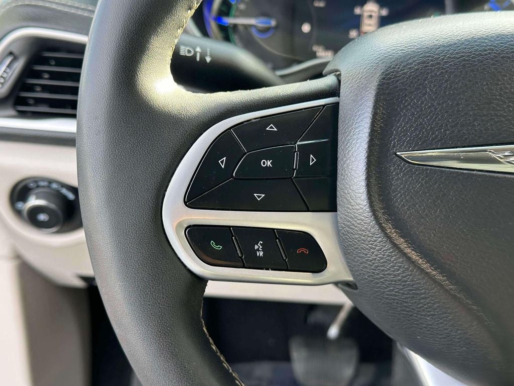2023 Chrysler Pacifica Hybrid Touring L