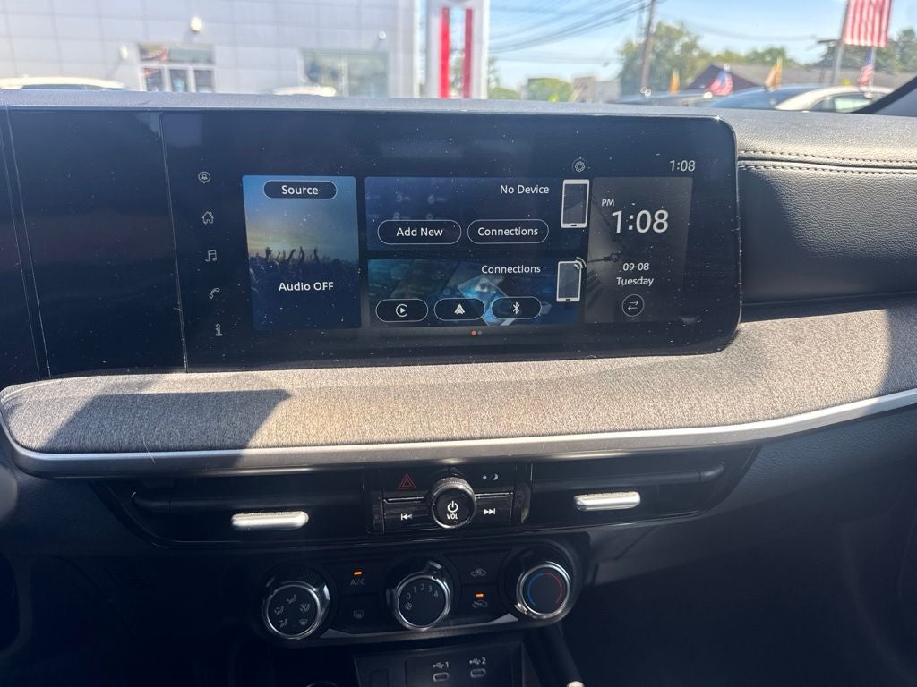 2025 Nissan Kicks SV