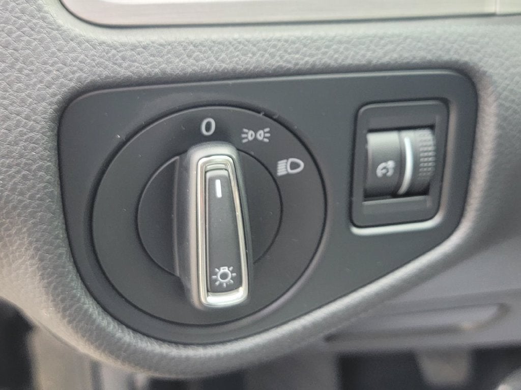 2016 Volkswagen Golf SportWagen S