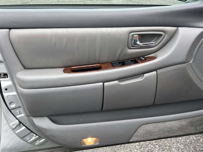 2004 Toyota Avalon Base