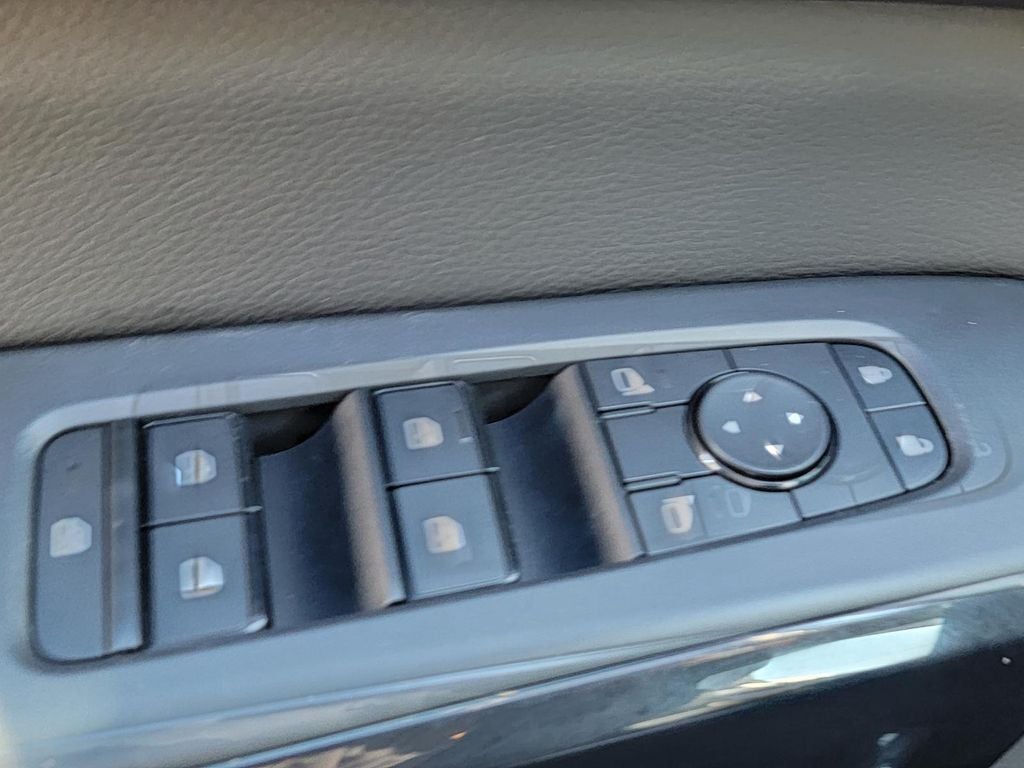 2025 Nissan Pathfinder S