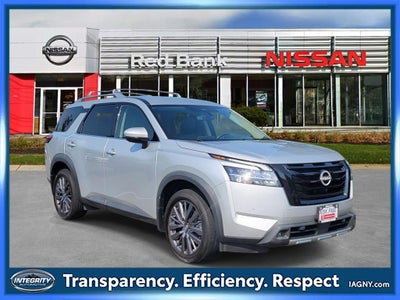 2023 Nissan Pathfinder SL