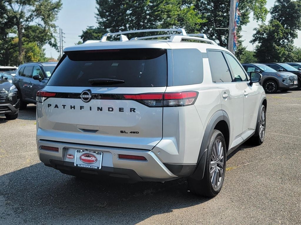 2023 Nissan Pathfinder SL