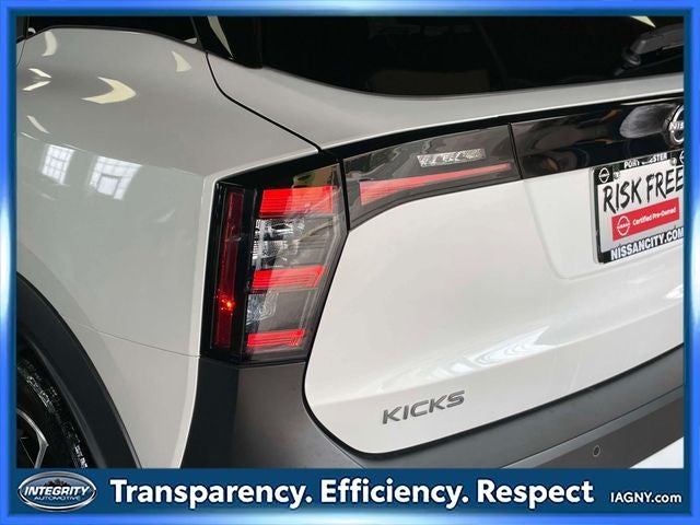 2025 Nissan Kicks SV