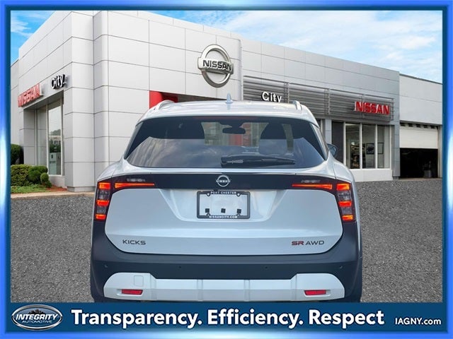 2025 Nissan Kicks SR