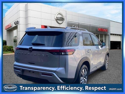 2025 Nissan Pathfinder SL