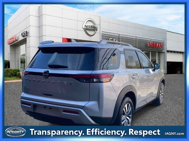 2025 Nissan Pathfinder SL