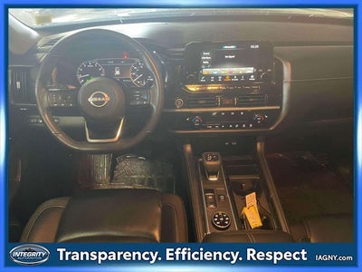 2024 Nissan Pathfinder SL