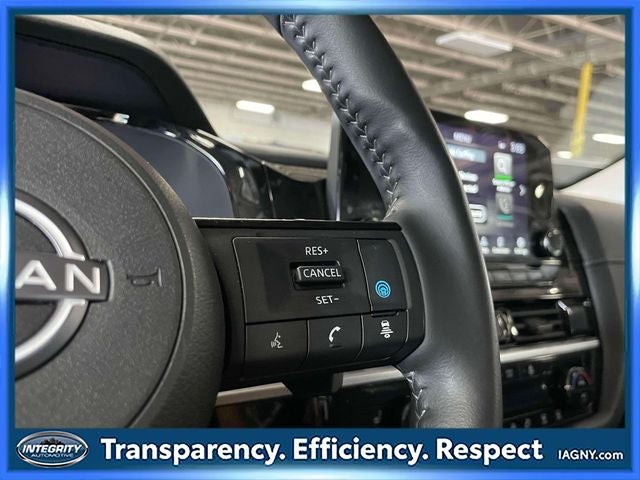 2025 Nissan Pathfinder SL