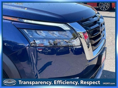 2025 Nissan Pathfinder SL