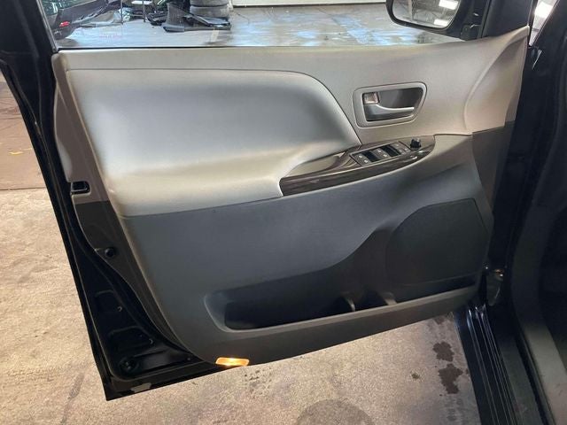 2015 Toyota Sienna XLE 7 Passenger