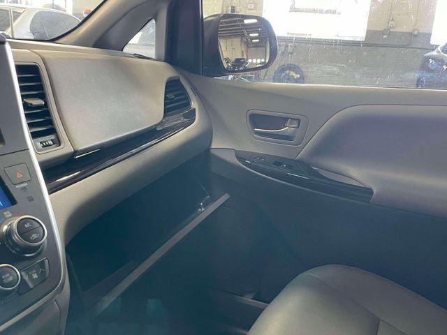 2015 Toyota Sienna XLE 7 Passenger
