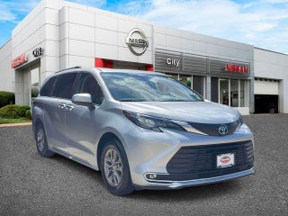2024 Toyota Sienna XLE 8 Passenger
