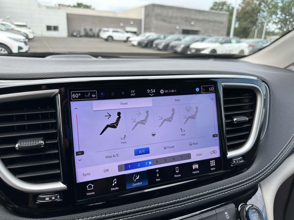 2024 Chrysler Pacifica Hybrid Select