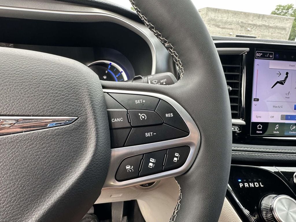 2024 Chrysler Pacifica Hybrid Select