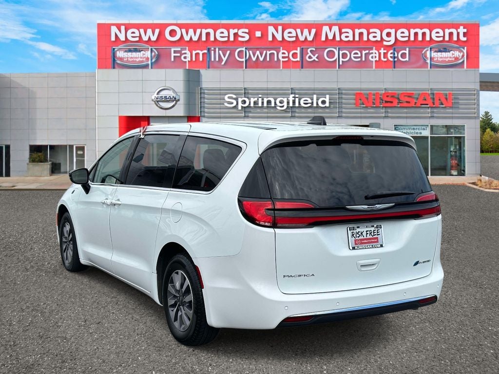 2024 Chrysler Pacifica Hybrid Select