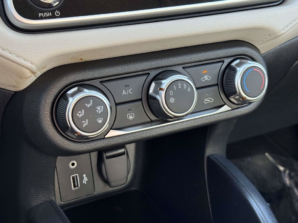 2022 Nissan Versa 1.6 SV