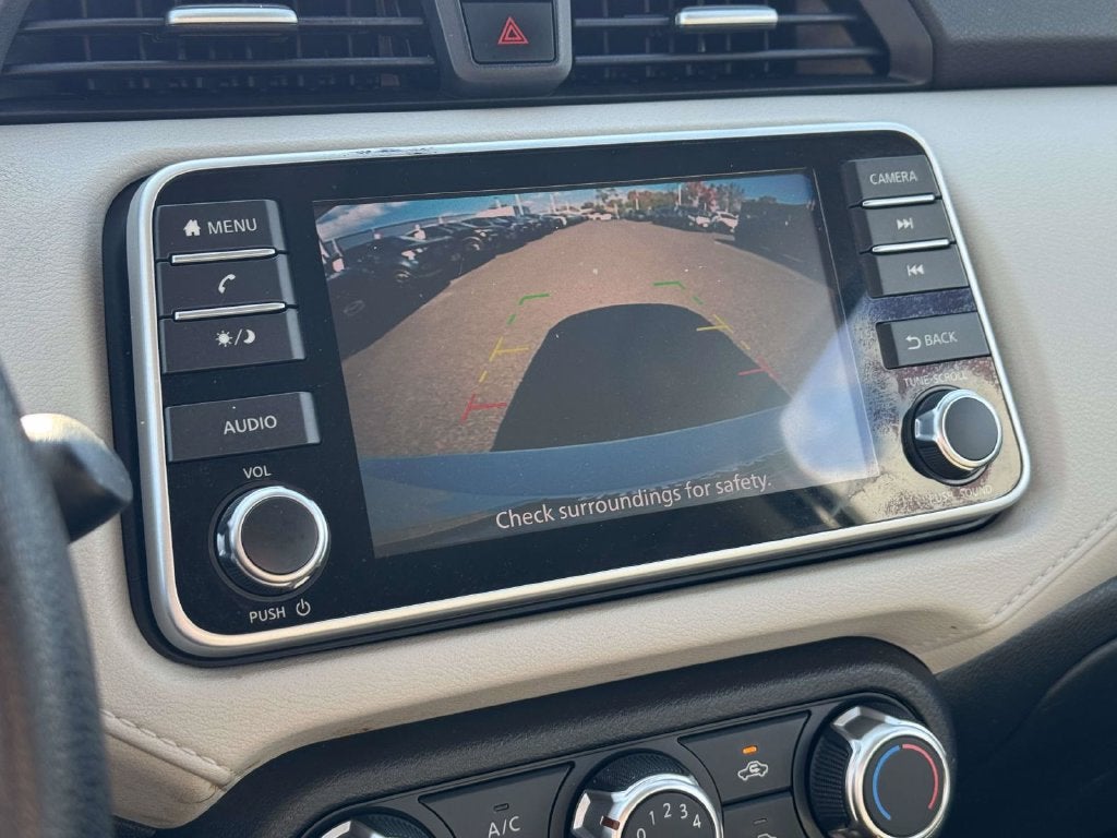 2022 Nissan Versa 1.6 SV