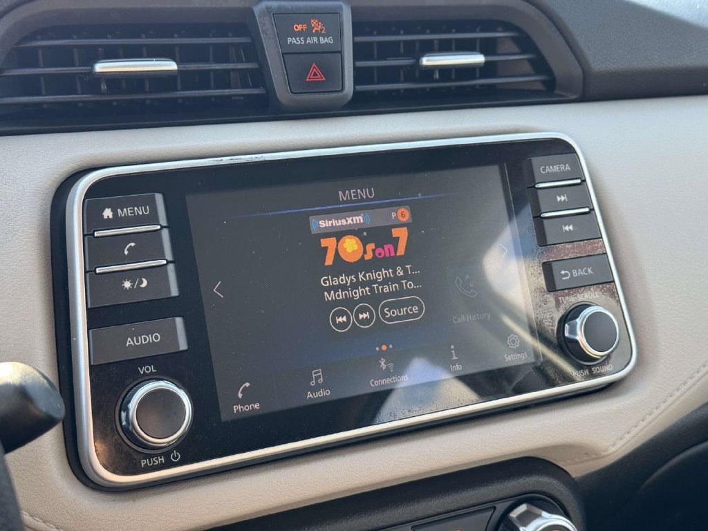 2022 Nissan Versa 1.6 SV