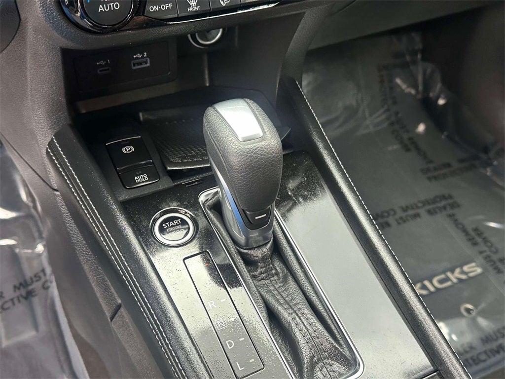 2024 Nissan Kicks SR