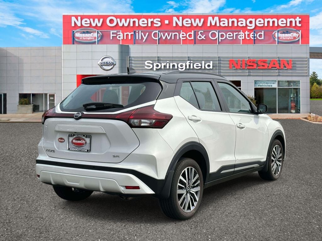 2023 Nissan Kicks SR