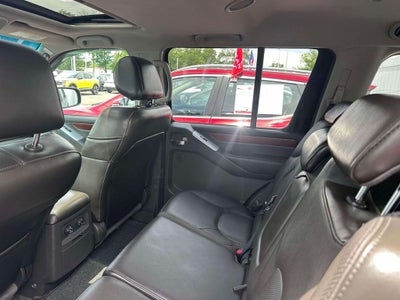 2008 Nissan Pathfinder LE