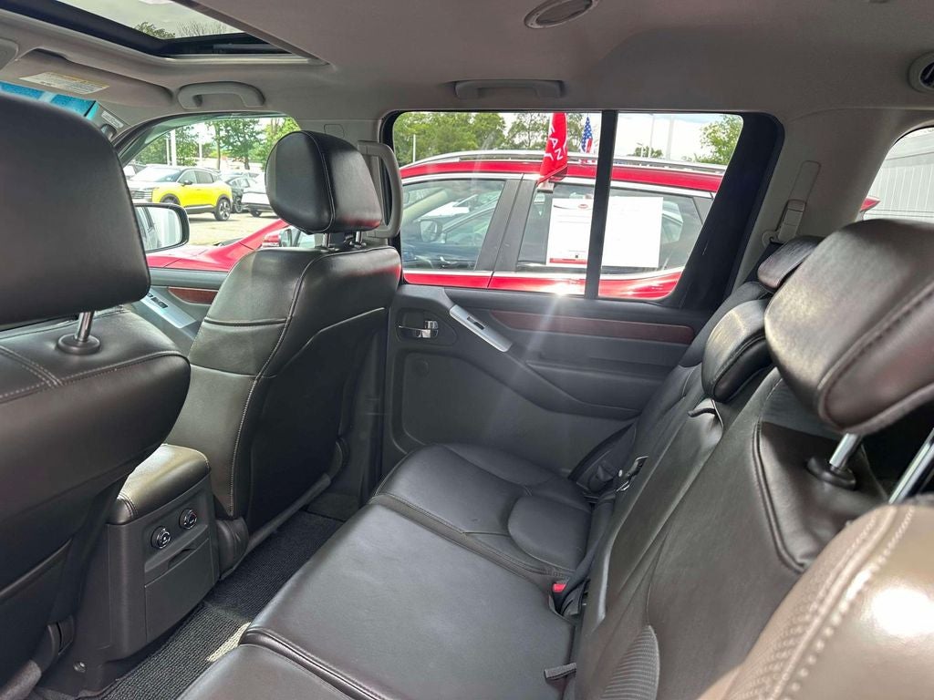2008 Nissan Pathfinder LE