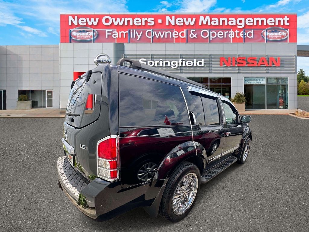 2008 Nissan Pathfinder LE