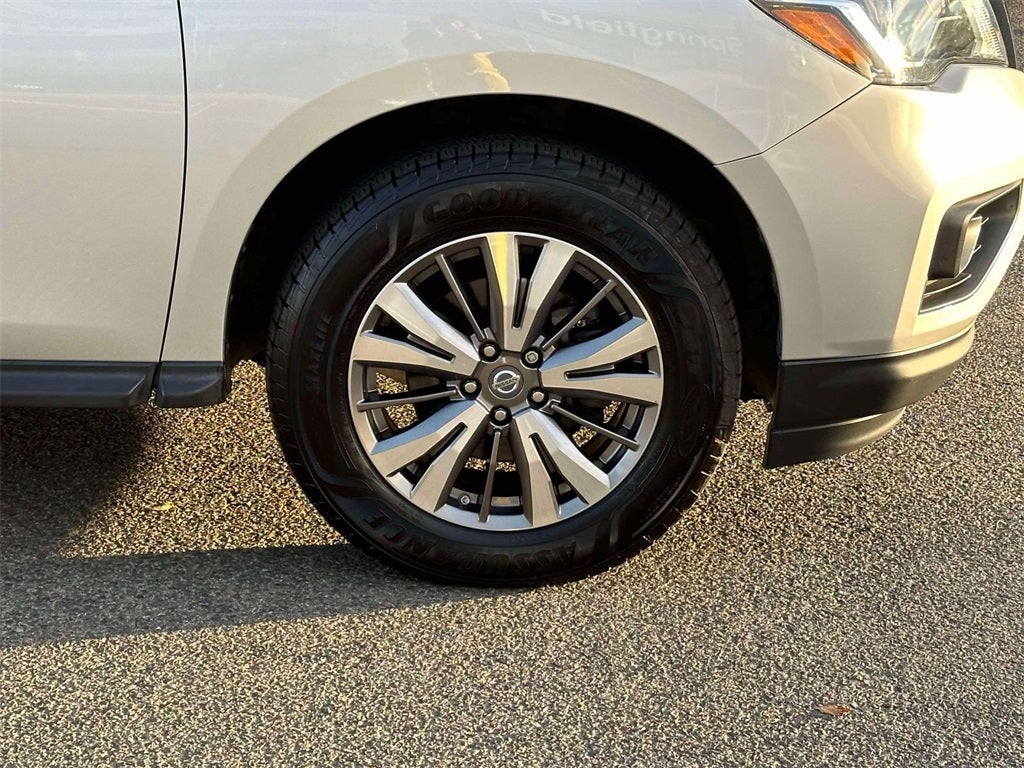 2019 Nissan Pathfinder SV