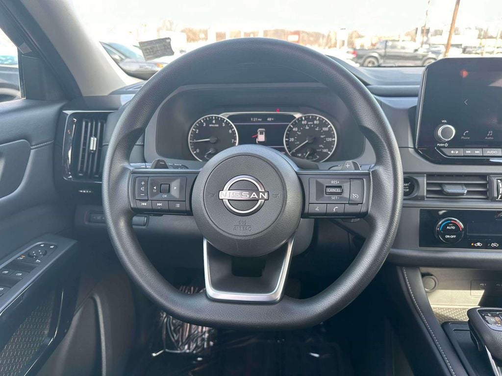 2025 Nissan Pathfinder S