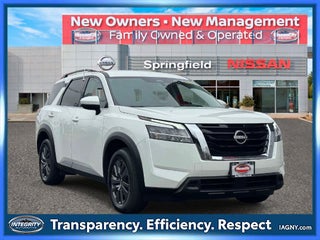 2022 Nissan Pathfinder SV