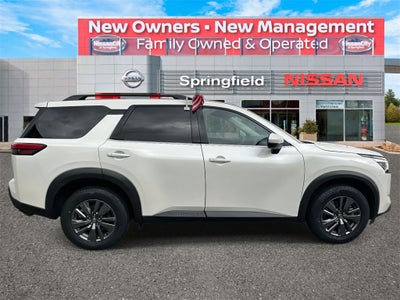 2024 Nissan Pathfinder SV