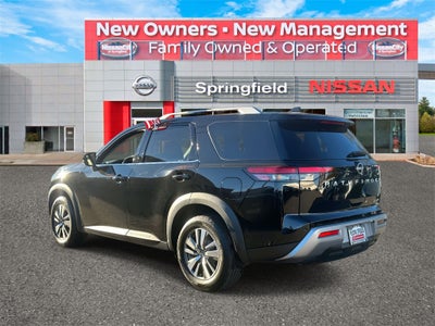 2023 Nissan Pathfinder SL