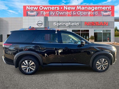 2024 Nissan Pathfinder SL