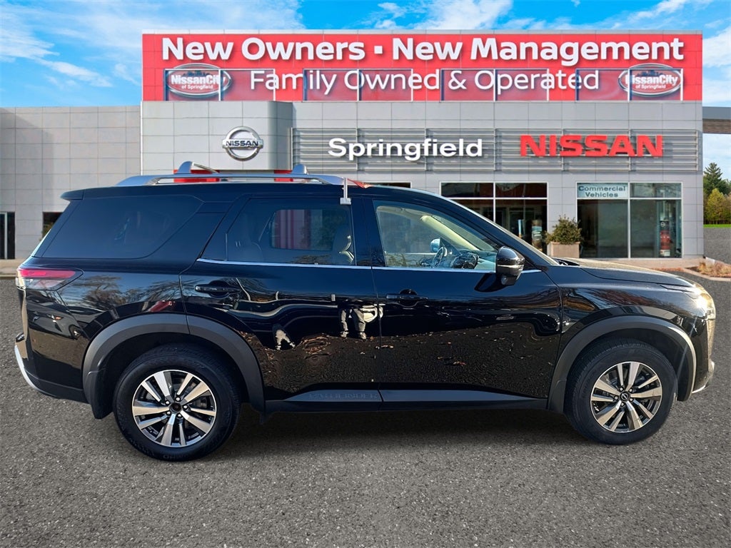 2024 Nissan Pathfinder SL