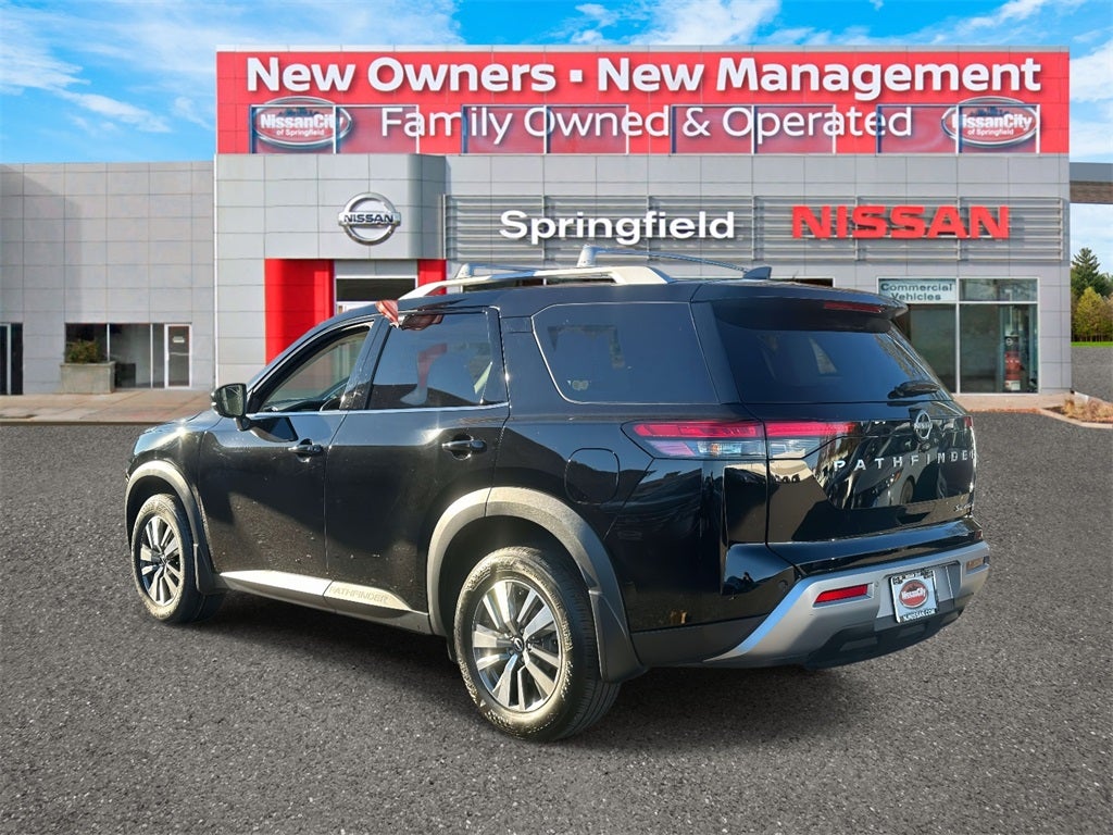 2024 Nissan Pathfinder SL