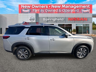 2023 Nissan Pathfinder SL