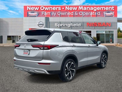 2023 Mitsubishi Outlander SE