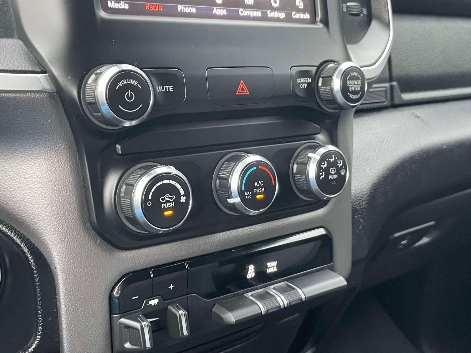 2021 RAM 1500 Big Horn Crew Cab 4x4 5'7' Box