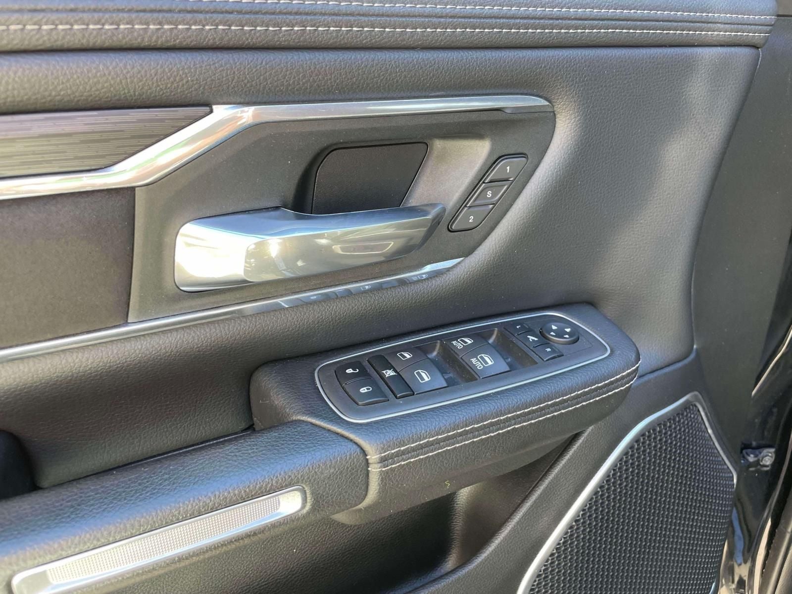 2023 RAM 1500 Laramie Crew Cab 4x4 5'7' Box