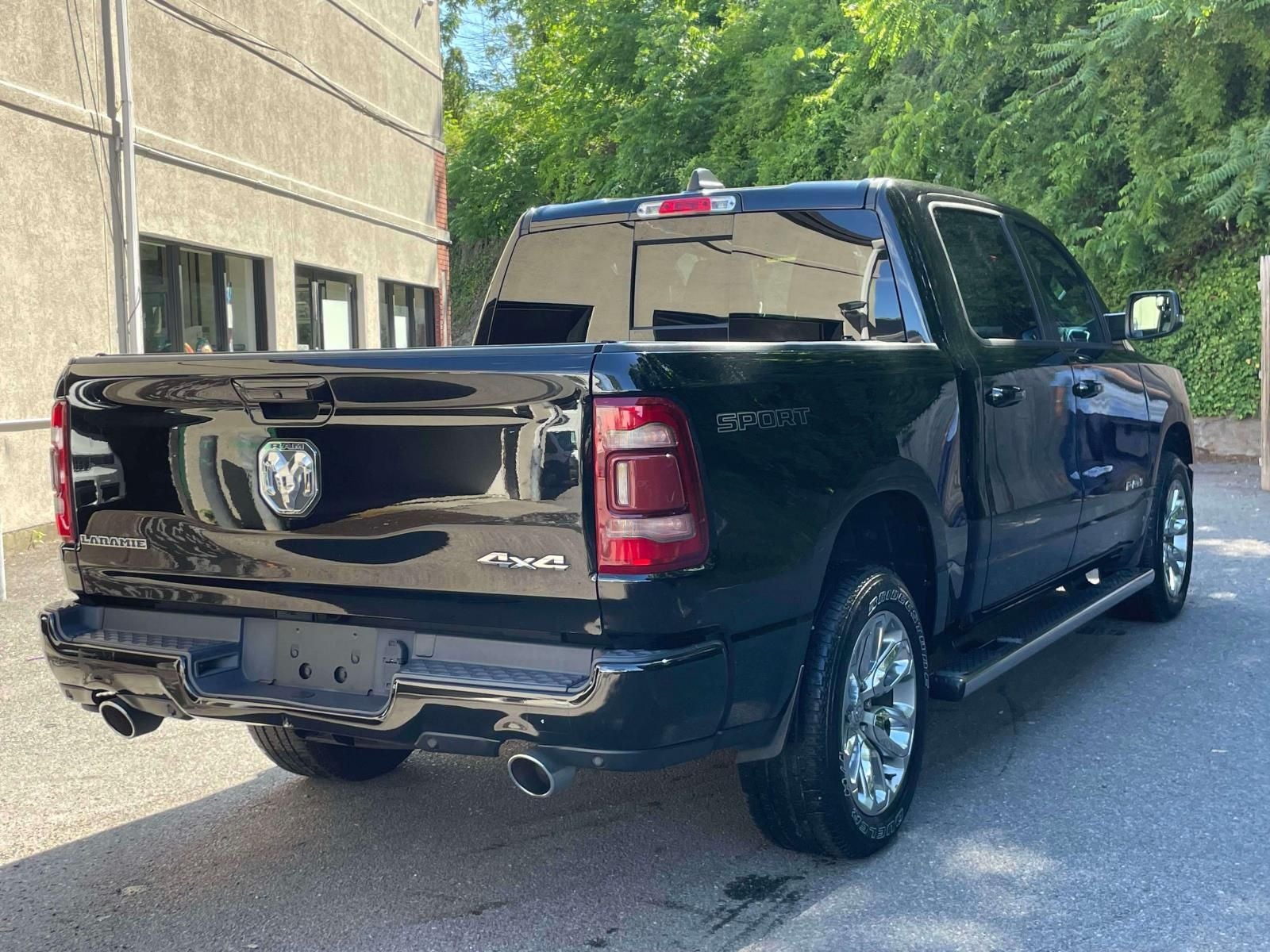 2023 RAM 1500 Laramie Crew Cab 4x4 5'7' Box
