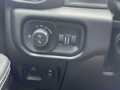 2022 RAM 1500 Laramie Crew Cab 4x4 5'7' Box