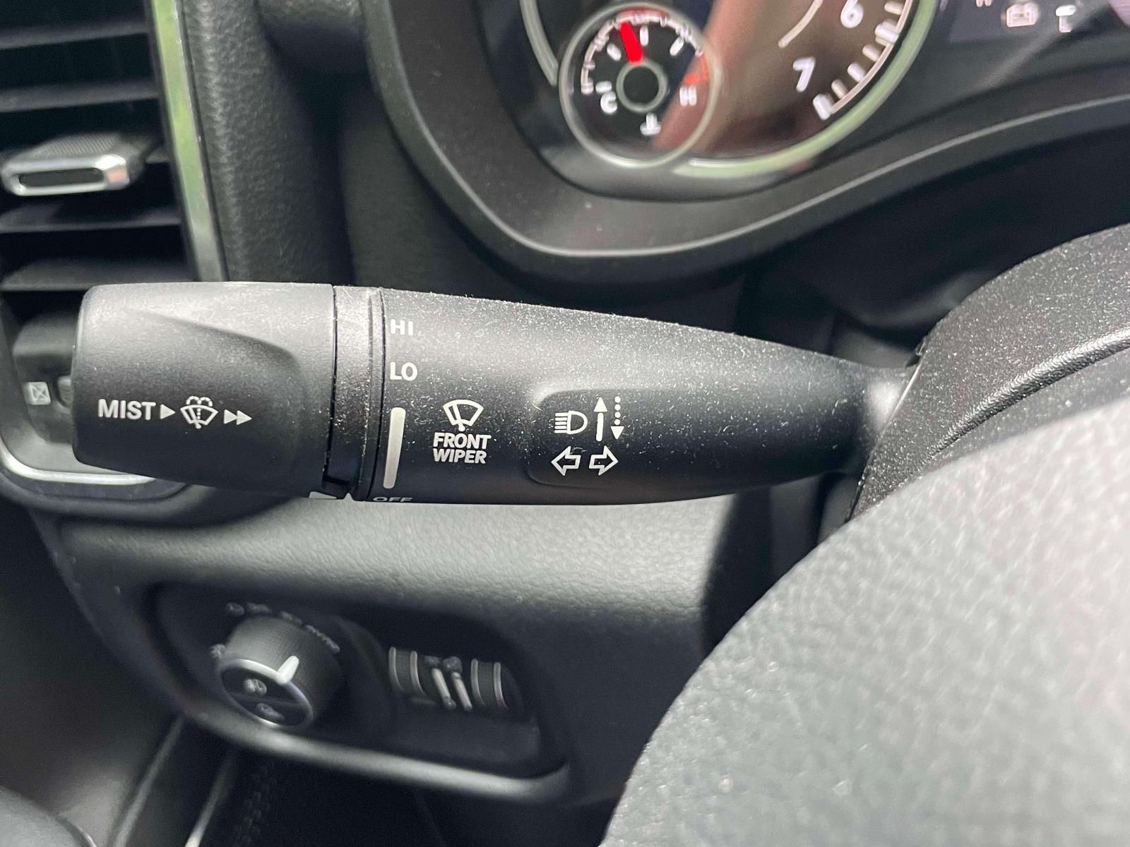 2022 RAM 1500 Laramie Crew Cab 4x4 5'7' Box