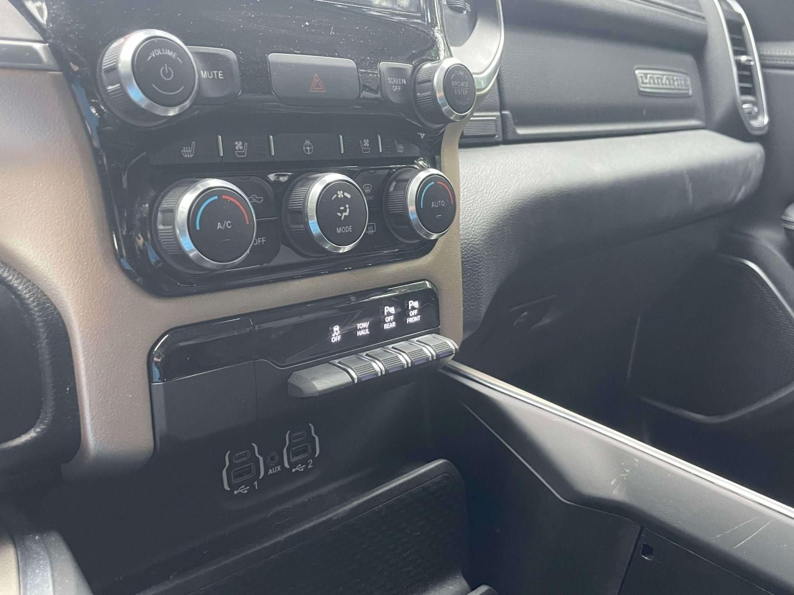 2022 RAM 1500 Laramie Crew Cab 4x4 5'7' Box
