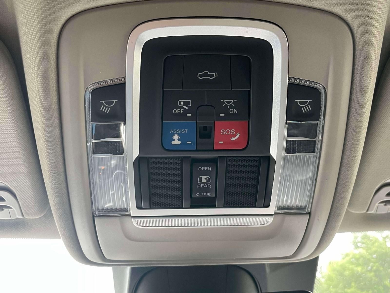 2022 RAM 1500 Laramie Crew Cab 4x4 5'7' Box